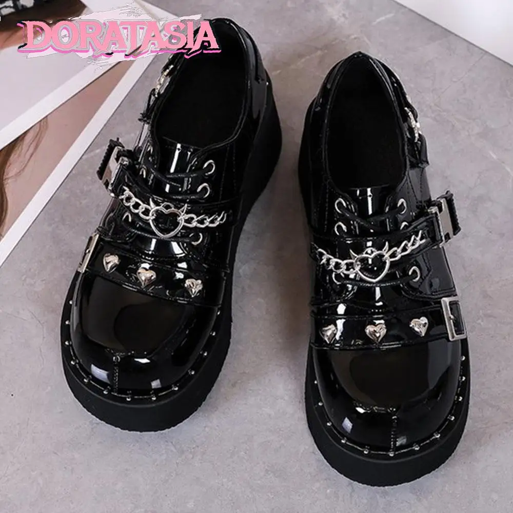 DORATASIA kobiety platforma buty Mary jane Cosplay Lolita Gothic punkowe dziewczyny pompy łańcuszek z sercem Hook Loop czarna klamra kliny buty