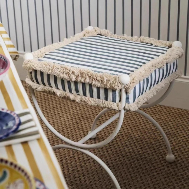 

Simple Dopamine Dressing Chair, Colorful French Dressing Stool, French Candy-colored Shoe Stool Air Transport