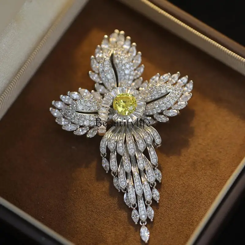 

Delicate micro-inlaid goose yellow zircon angel wings luxury temperament coat accessories dinner corsage