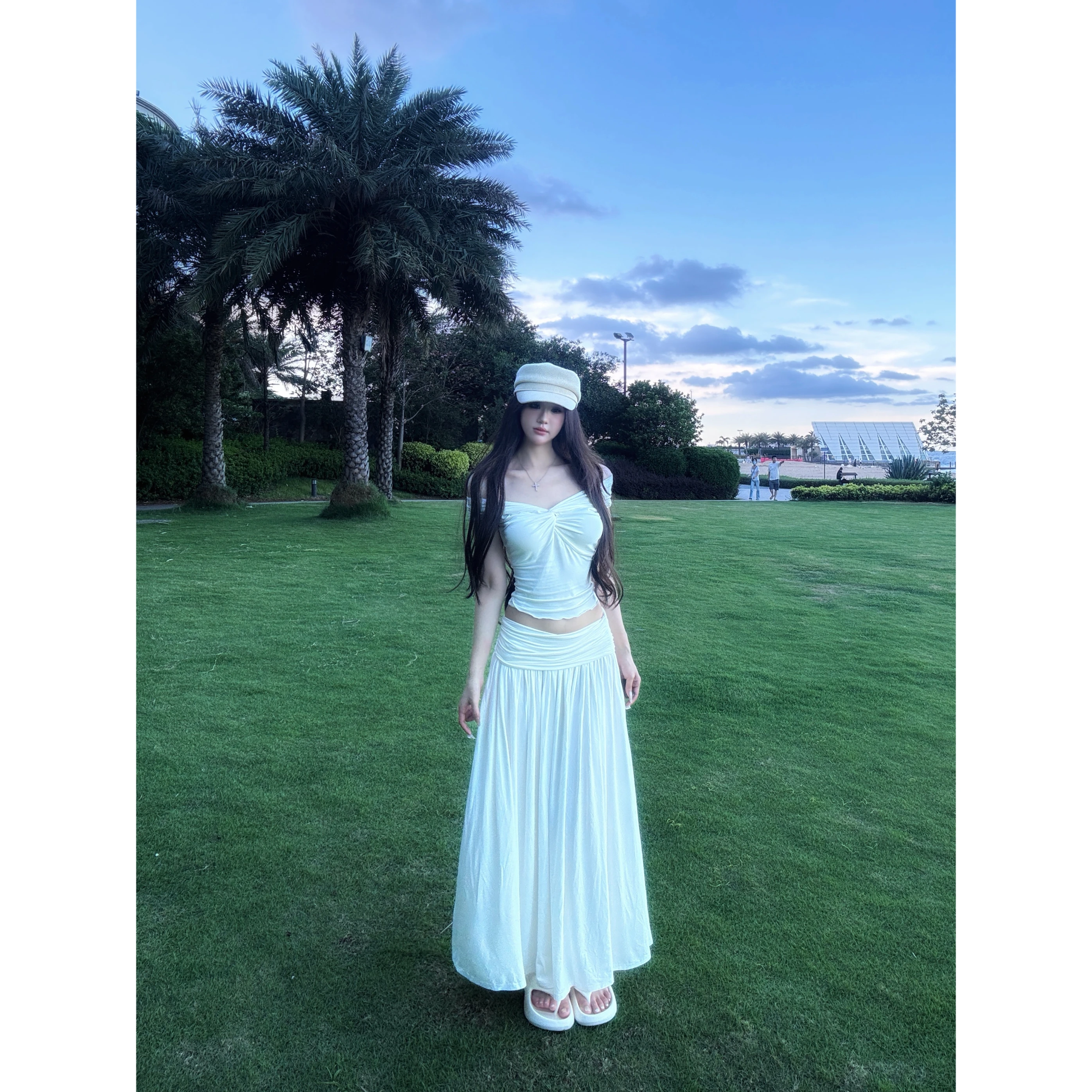 

Комплект макси-юбки из чистого белого хлопка BerryMM Chilled Vaion Sle, длинные брюки V-Ne Svel, комплект из двух предметов