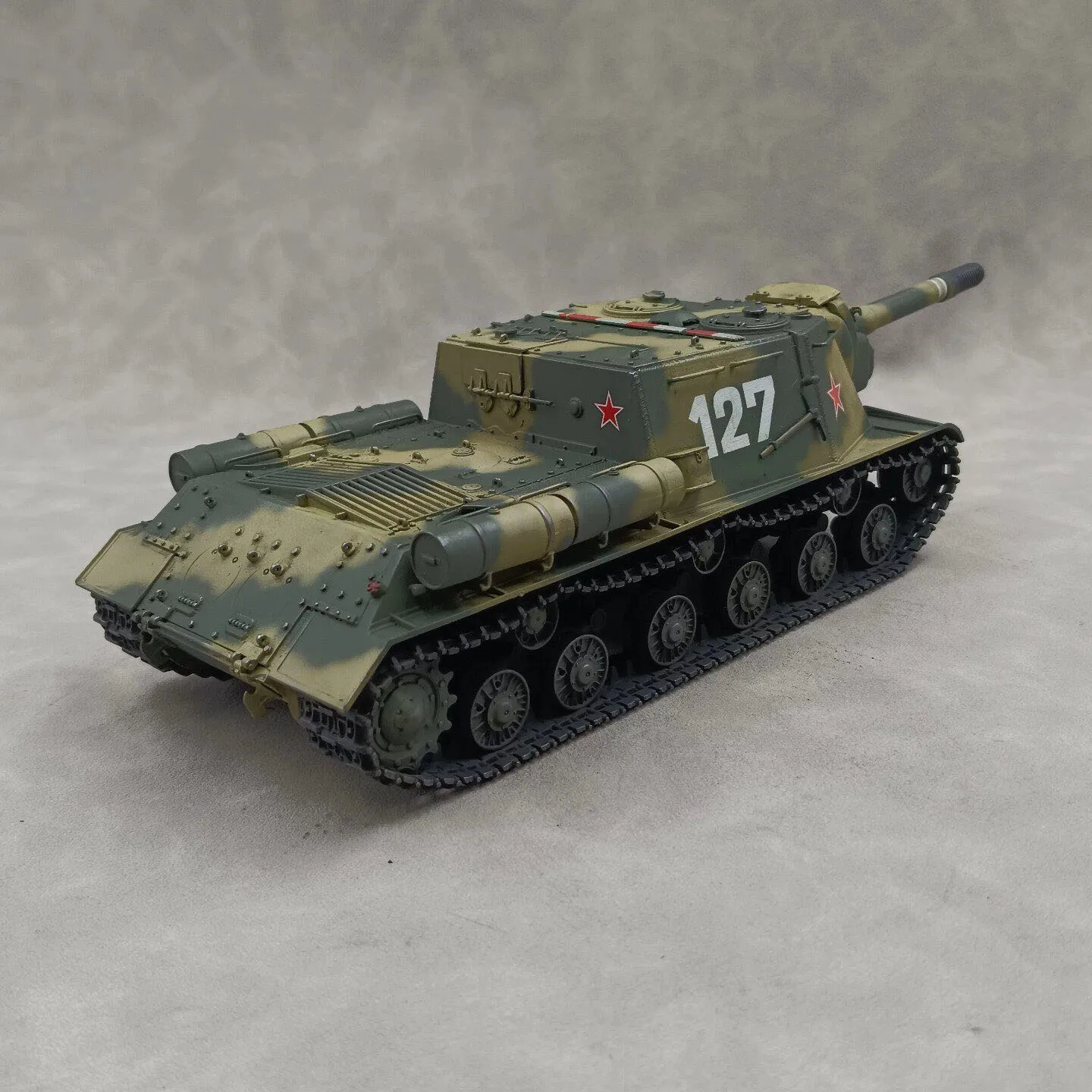 1/35 Soviet ISU-152 tank , handcrafted and hand-painted Finished Model Static Decorative