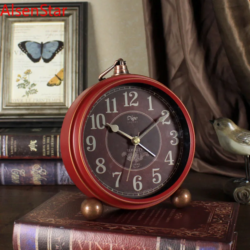 

Retro Red Electronic Alarm Clock Metal New Creative Living Room Study Desktop Clock Ornaments Student Wake-up Artifact
