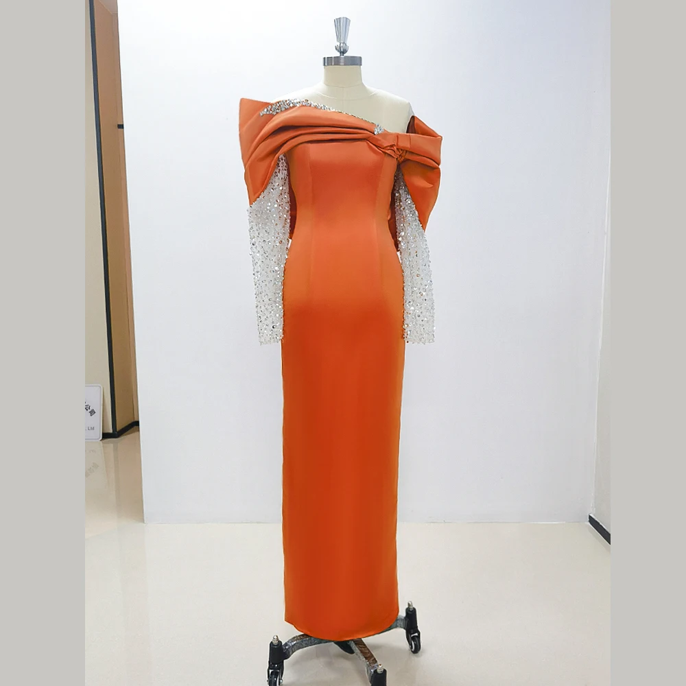 Leuchtend orangefarbenes Abendkleid mit langen Ärmeln und Perlenstickerei und schlichten modischen Party-Abschlussballkleidern für Damen