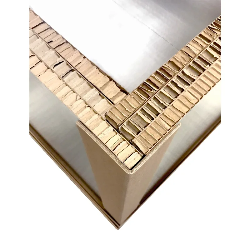 Honeycomb incubator for cold chain transportation is heat-proof and moisture-proof.