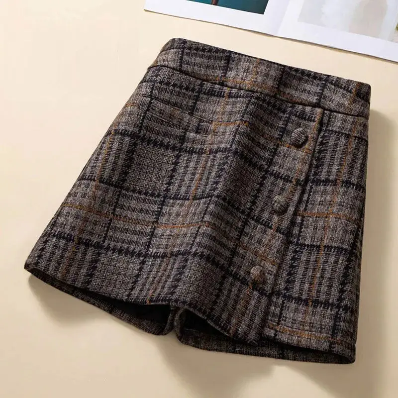 

Осенне-зимние модные шорты с высокой талией на пуговицах, женские модные универсальные тонкие широкие брюки нестандартной формы, женские клетчатые брюки