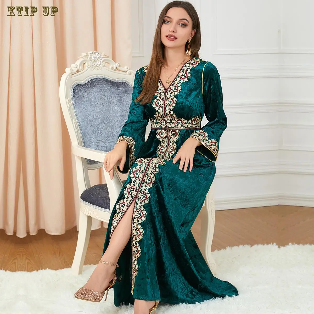 

Women's Golden Velvet Abaya Robe, Muslim Fashion, Hot Drill, Middle East, Autumn, Winter, New, Hot Sale