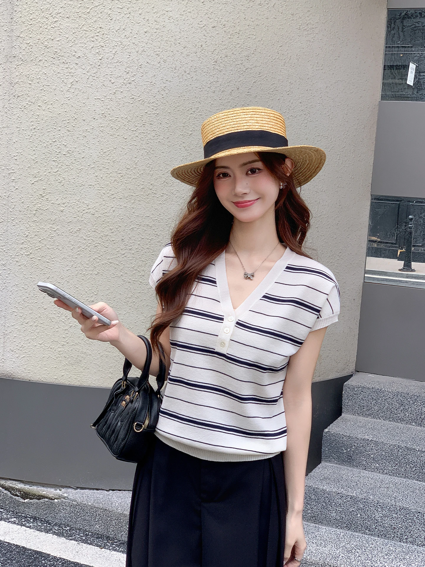 

Summer Thin Linen V-Neck Striped Short Sleeve Knitted Top Women's Ice Silk Cool Feeling Commute Korean Style Regular Fit Knit...