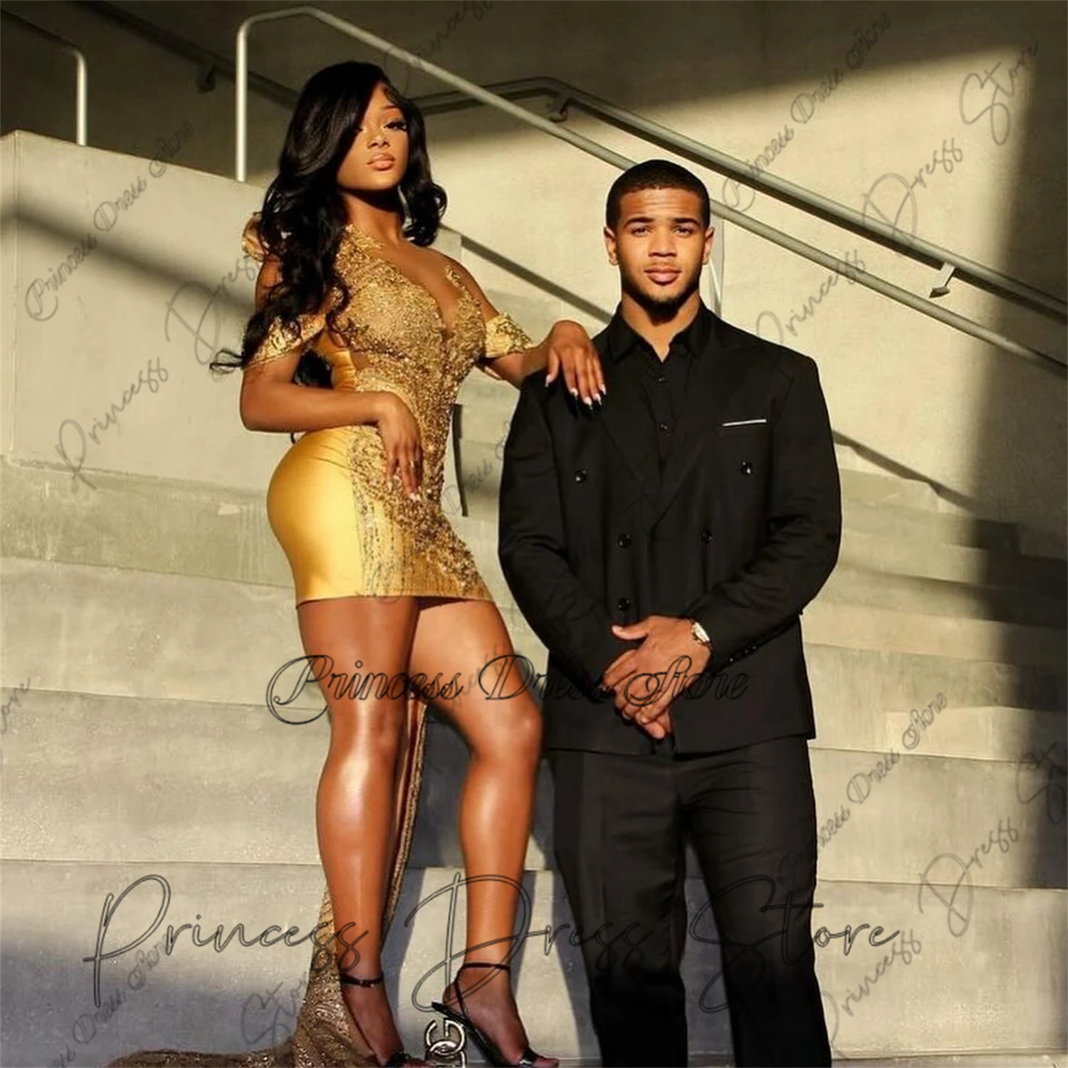 Luxury Sparkly Diamonds Short Golden Prom Dress 2025 Halter Glitter Crystals Beads Graduation Birthday Party Cocktail Customized