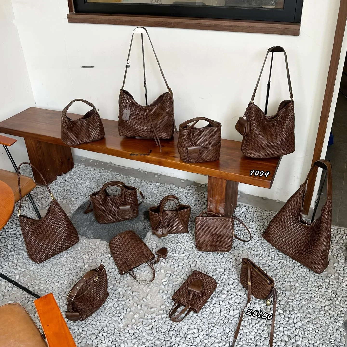 

Высококачественная оригинальная роскошная повседневная универсальная женская тканая сумка, новинка 2023 года, коллекция через плечо на одно плечо Buet Ape Le...