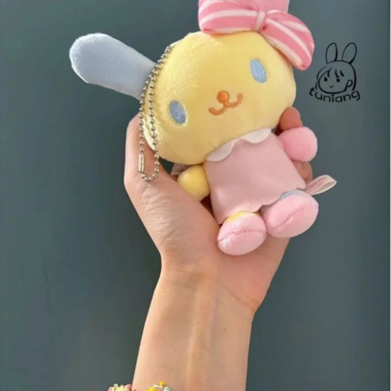 Pluszak Sanrio Usahana z kokardą, różowa spódniczka, breloczek, zawieszka do plecaka, torby do pracy, etui na telefon, ozdoba na klucze, prezent