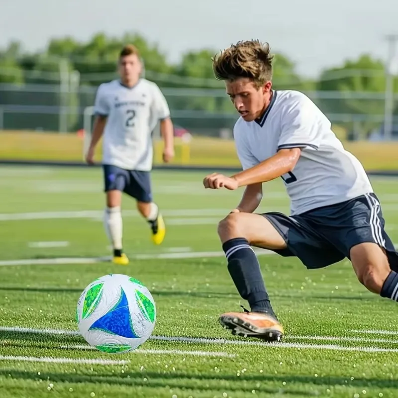 Bola Sepak Berkualitas Tinggi Ukuran Resmi 5 Bahan PU Tanpa Jahitan untuk Pertandingan Luar Ruangan Tim Sepak Bola Latihan Ballon De Foot