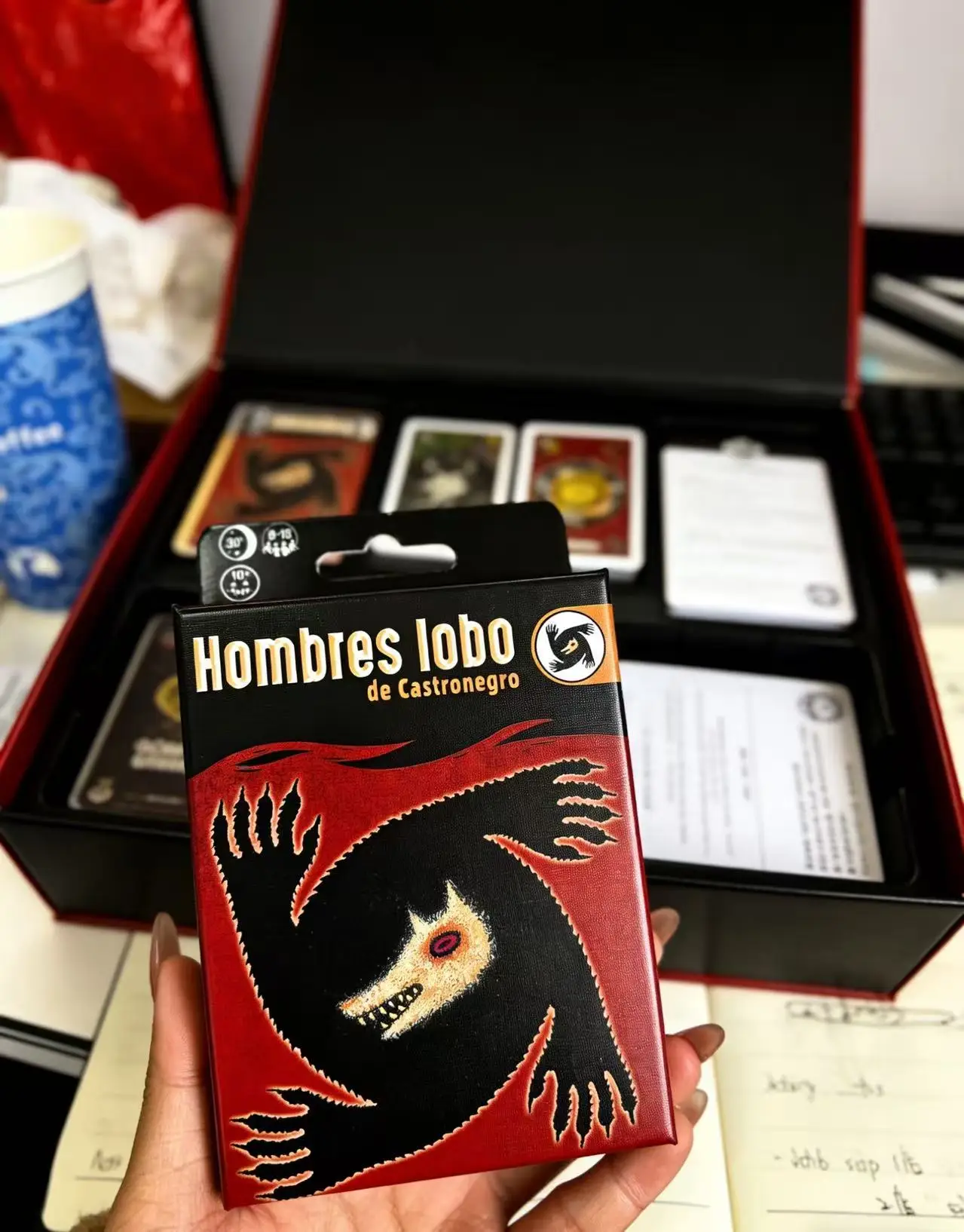 Castronegro Werewolf: لعبة اللوحة السرية - أطلق العنان على الخداع خلال 30 دقيقة | مثالية للمجموعات الكبيرة (8-20 لاعبًا) #3