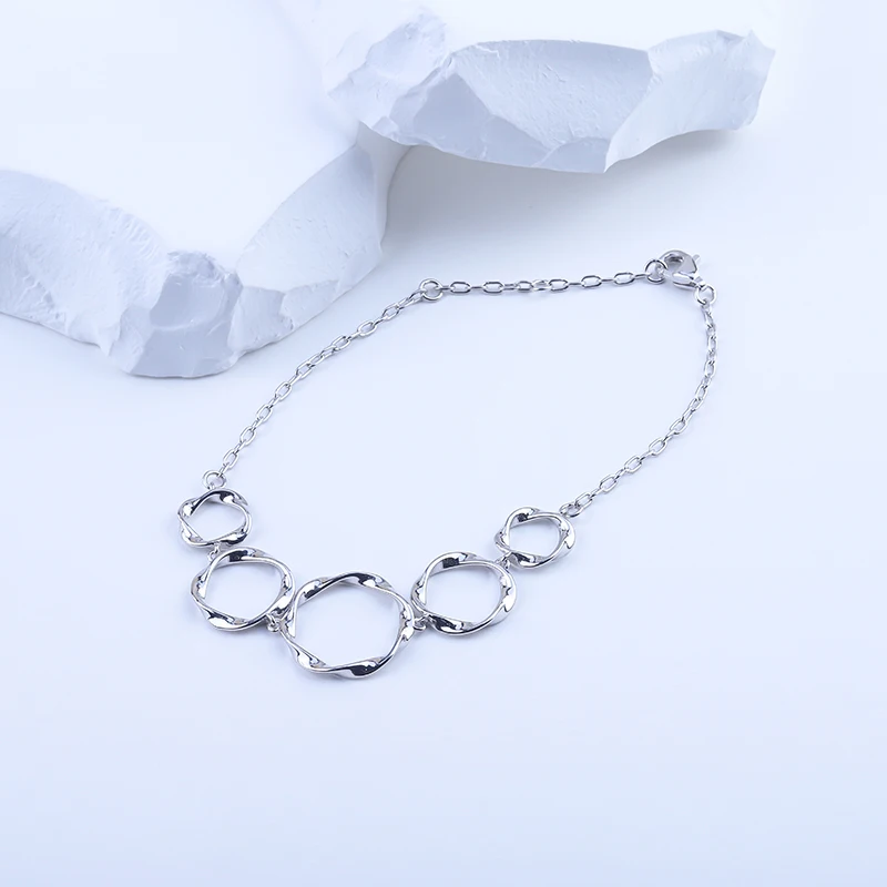 

Irregular Hollow Design Circle Charm Bracelet 925 Silver Color Fashion Women Jewelry Accessories Party Grunge Style Classic Gift