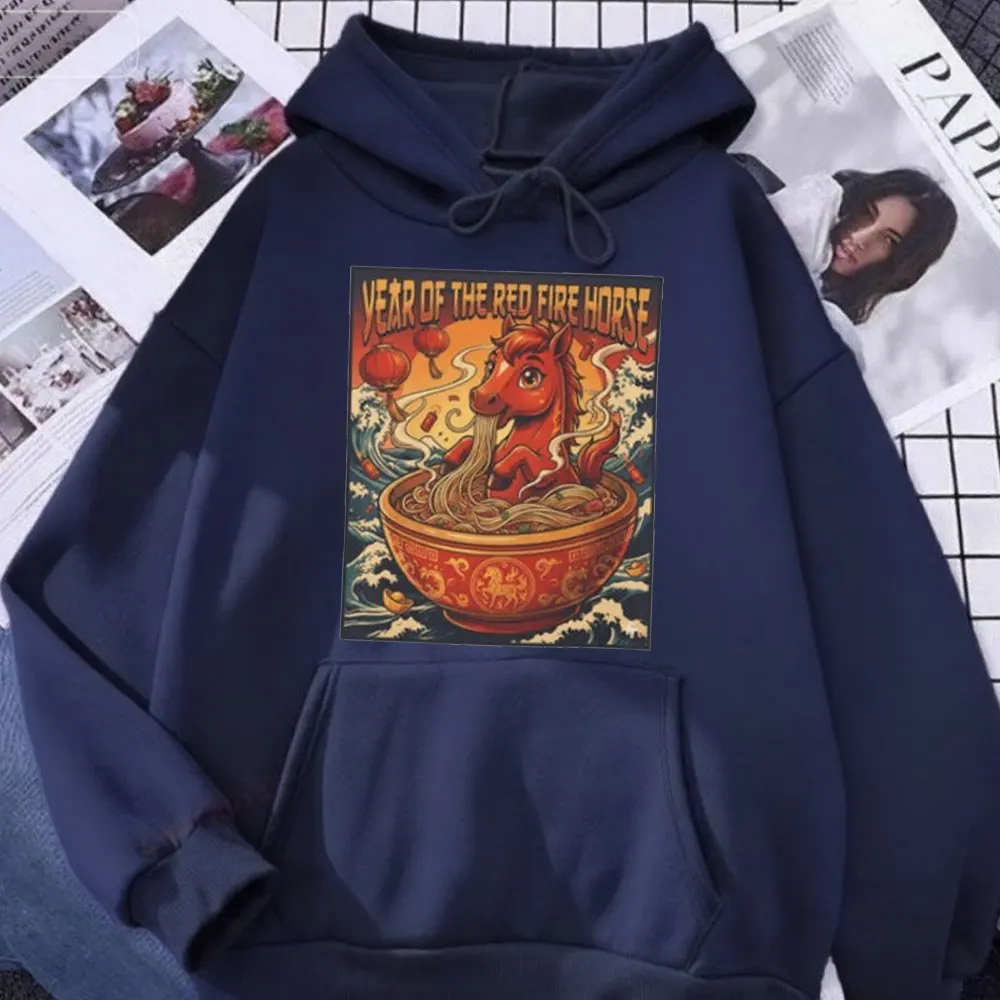 赤い火の馬の年 2026 ホディ 中国の旧正月 ラーメン Y2K パーカー 面白い干支動物ギフト 冬用暖かいスウェットシャツ