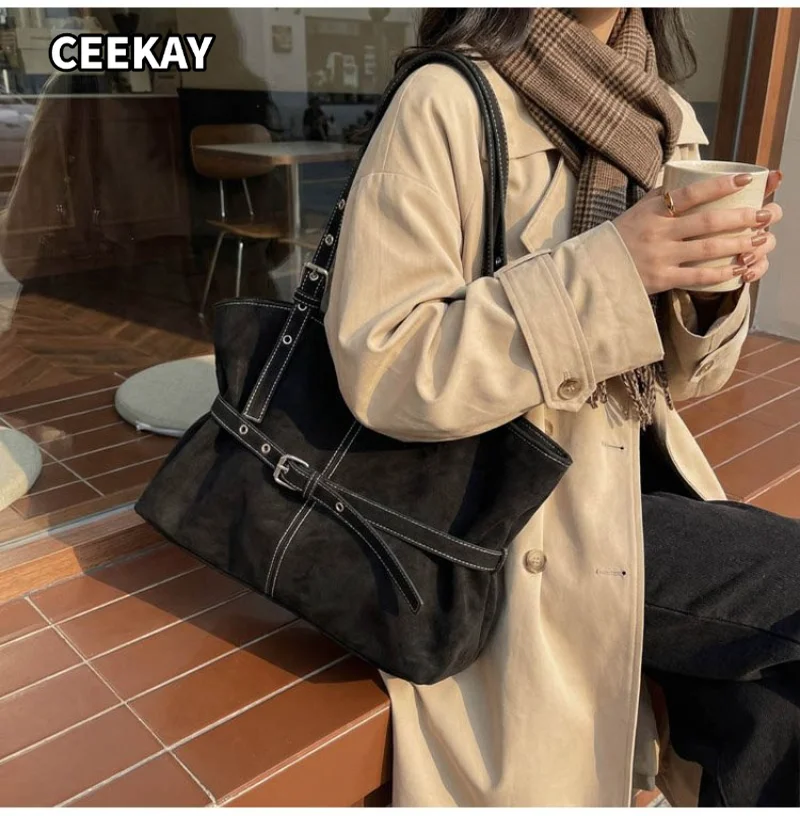 Bolsa Tote Feminina CEEKAY em - Belt Buckle Blank avaliação e preço