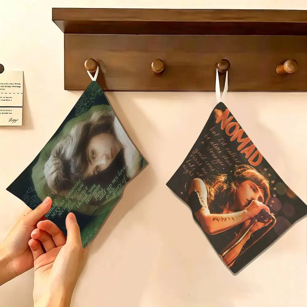 Charm Singer C-Clairo Hanging Kitchen Towel, Polyester Cotton Fabric, Absorbent Hand Wiping Towel for Home Dormitory