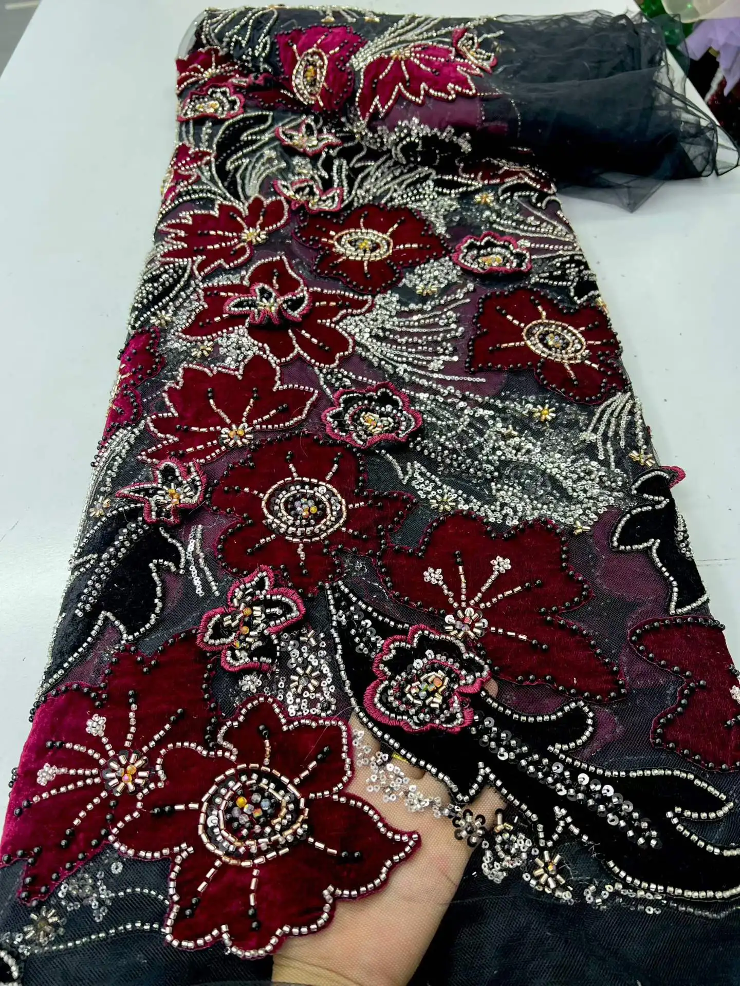 Afrikanischer nigerianischer hochwertiger Luxus-Spitzenstoff mit Perlenstickerei, französischer Pailletten-Netzstoff für Damenmode, Hochzeits- und Partykleider.