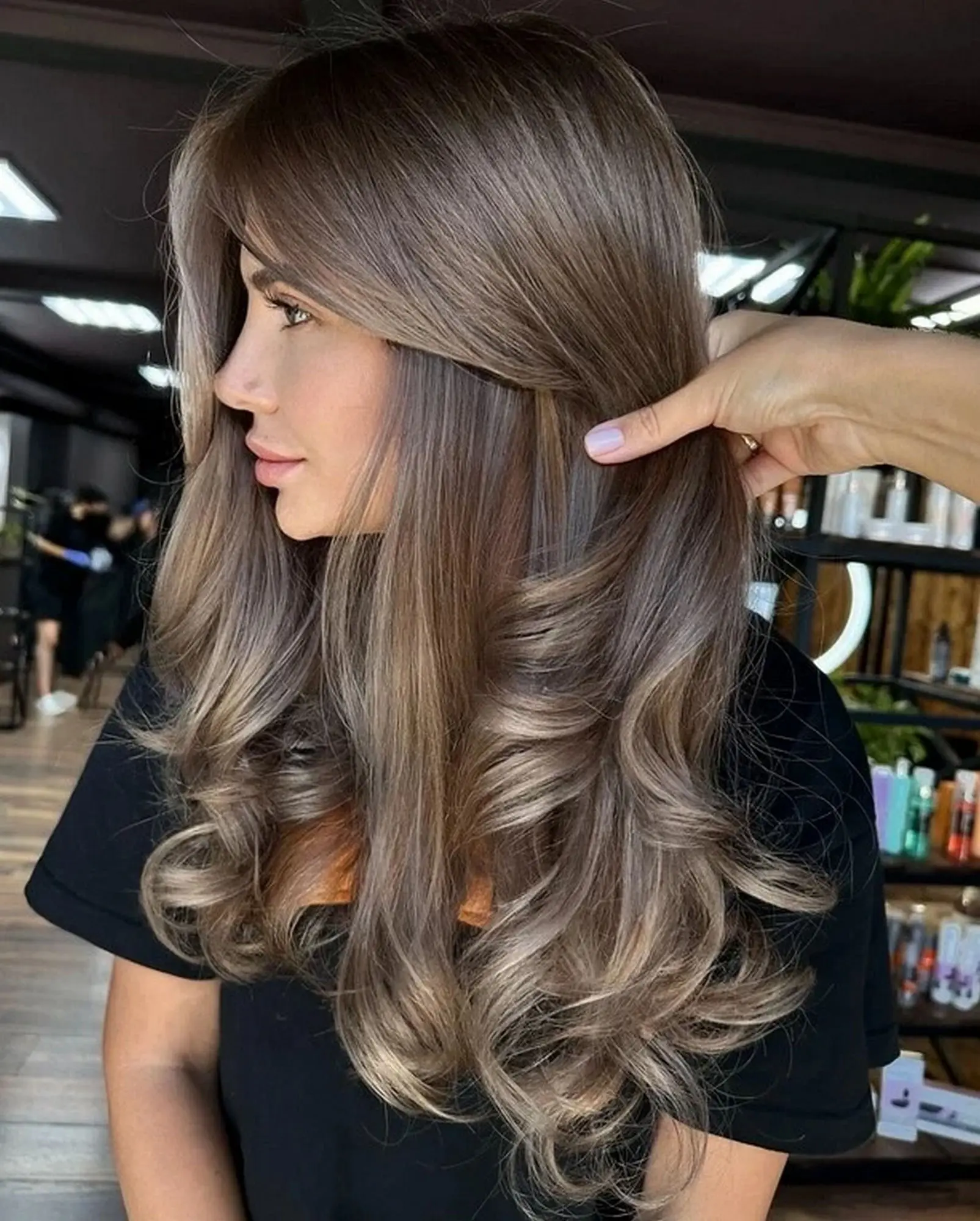 Classic Highlight Chocolate Brown Wig for Women Long Loose Wave Synthetic Wig for Daily Cosplay Heat Resistant Premium Fibre