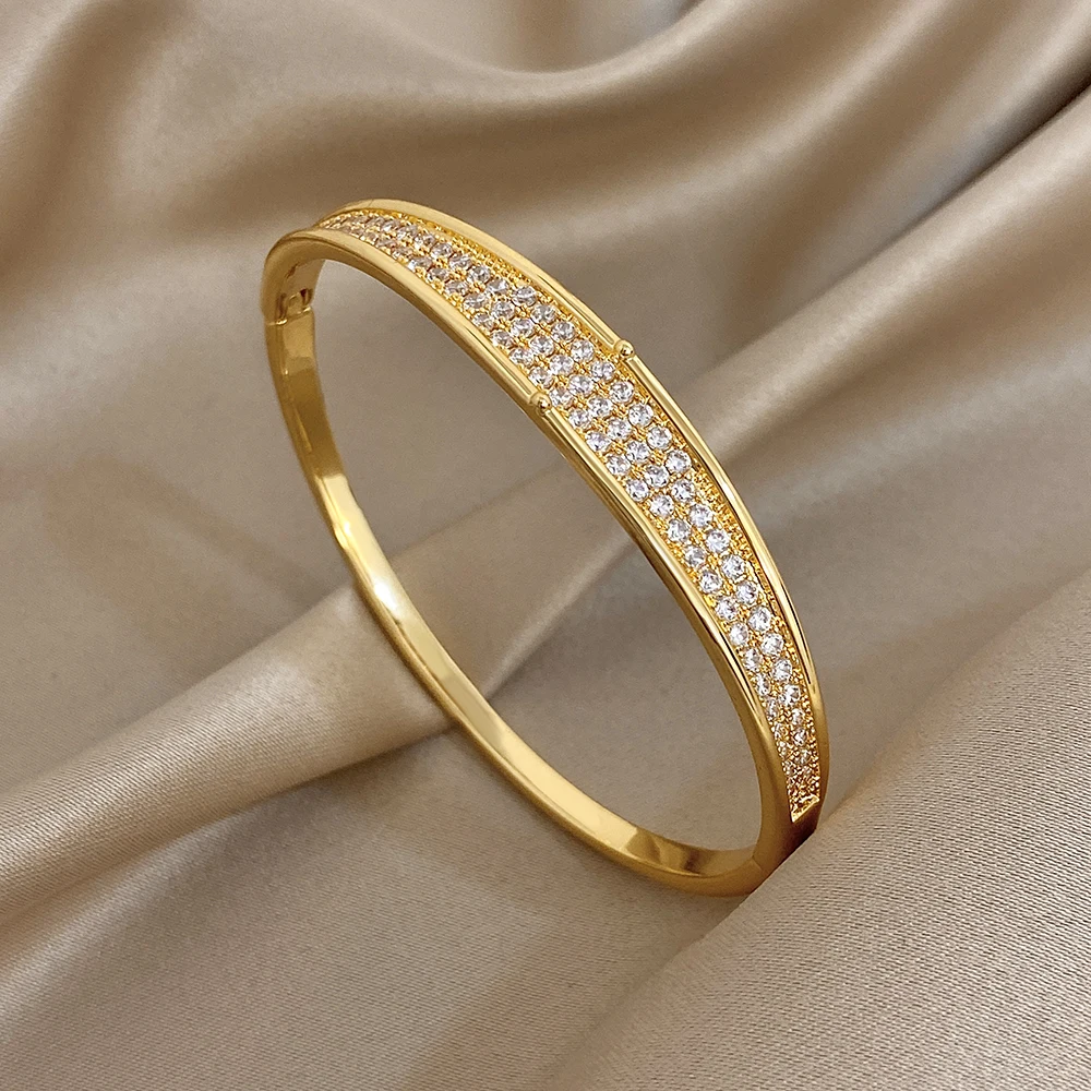 

Freetry Exquisite Luxury Zircon Gold Plated Bracelet for Women Elegant Round Open Spring Buckle Bangle Party Wedding Jewelry New