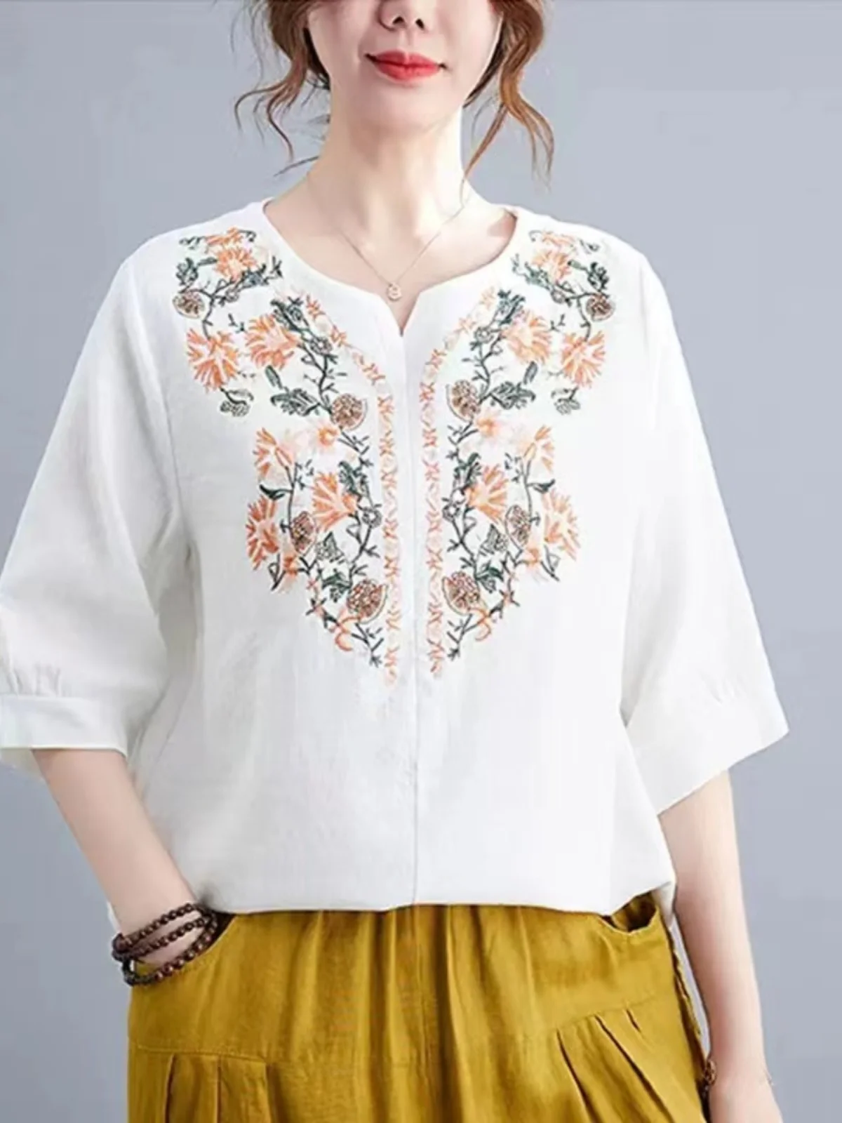 

Elegant Lace Embroidery Cotton Linen Shirt Women's Artistic Retro Slimming V-neck Three-quarter Sleeve Casual Style Summer New