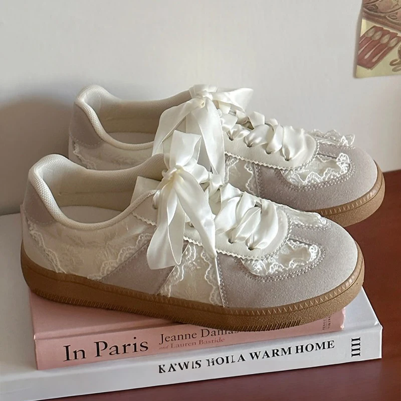 2025 Women's New Mesh Breathable Casual Sneakers Versatile Lace-Up Ballet Flats Athletic Shoes Fashion White Shoes for Ladies