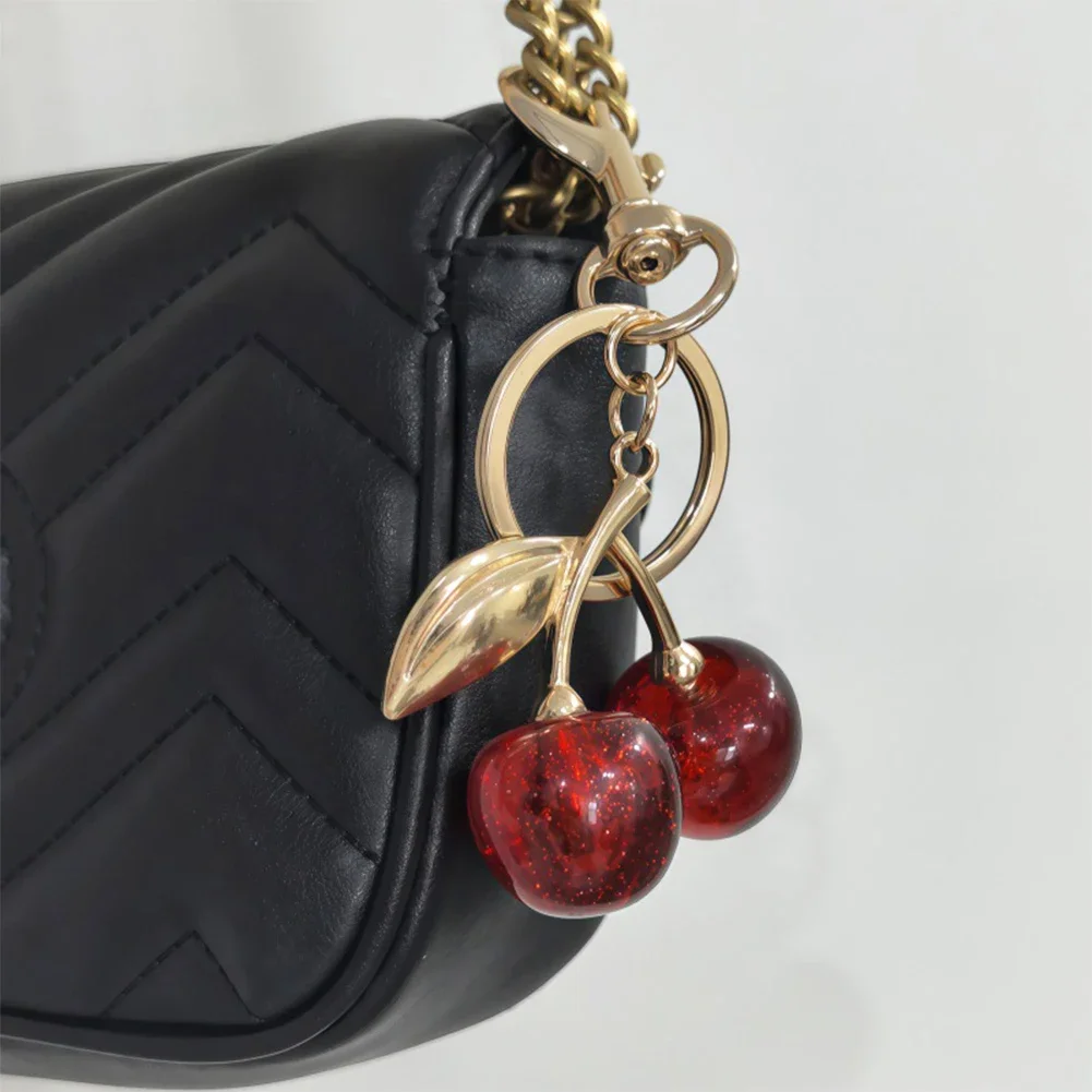 لطيف العصرية الأحمر الكرز قلادة المفاتيح للنساء حقيبة زينة مجوهرات مفتاح السيارة اكسسوارات سحر كيرينغ