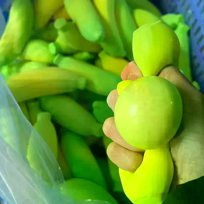 /GJ/Change Squeeze Banana Slow Rebound Reusable Stress Reliever Simulation Banana Anti-Anxiety Fruit Squeeze Color