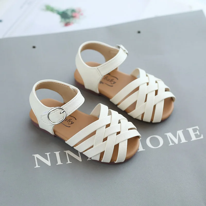 Cross-tied Summer Girls Beach Shoes Classic Black White Pink Roman Sandals Cut-outs Kids Girl Sandals for Children E04272