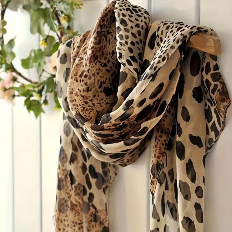 

A Retro Bohemian Style Leopard Print Chiffon Scarf for Women - Polyester Fiber, Breathable and Sun-Protective, Hand Washable Pri
