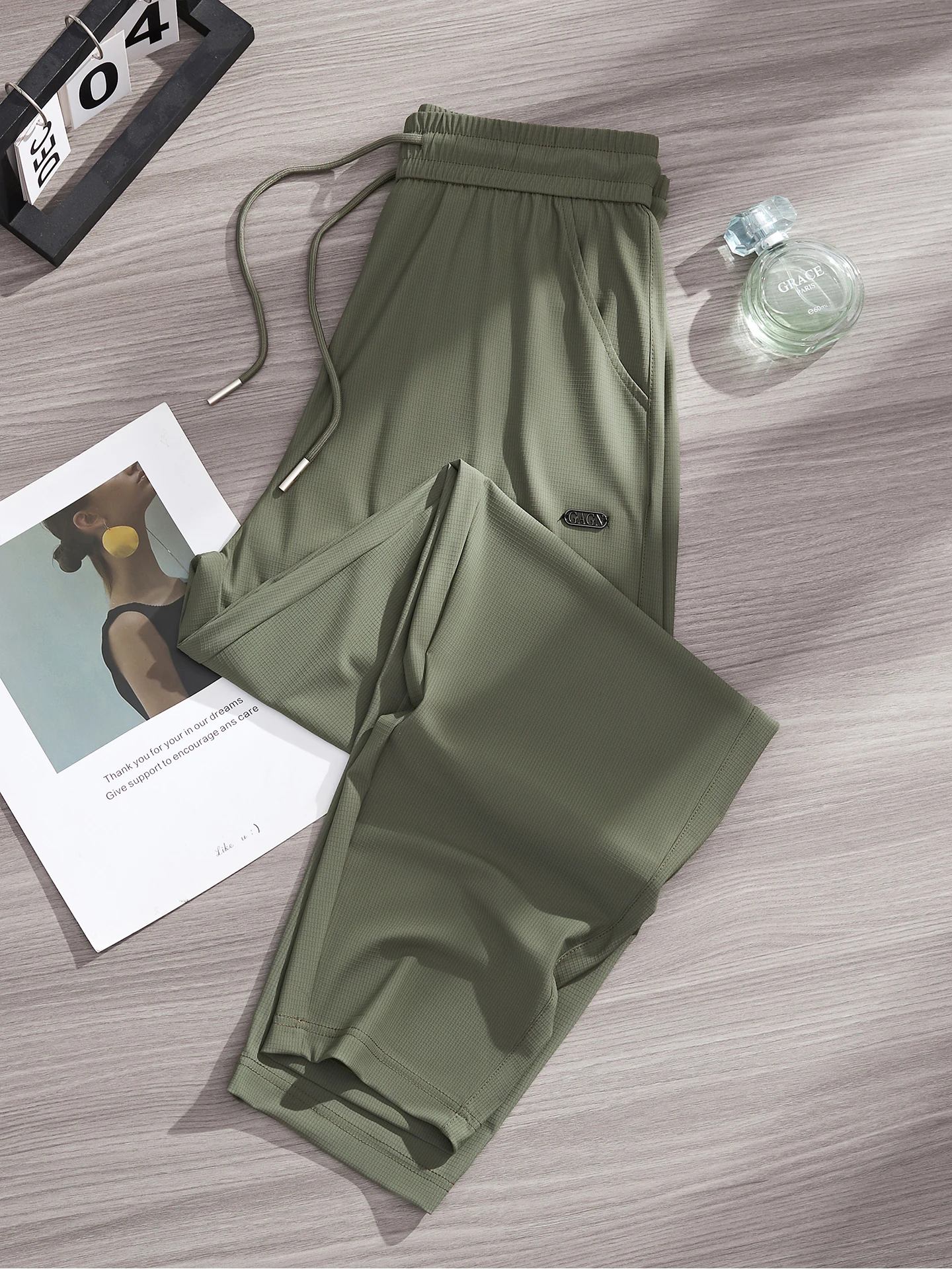 

Новые спортивные брюки из ледяного шелка 2026 года для женщин: летние, тонкие, дышащие, свободного кроя, с высокой талией, повседневные, в стиле Harlan