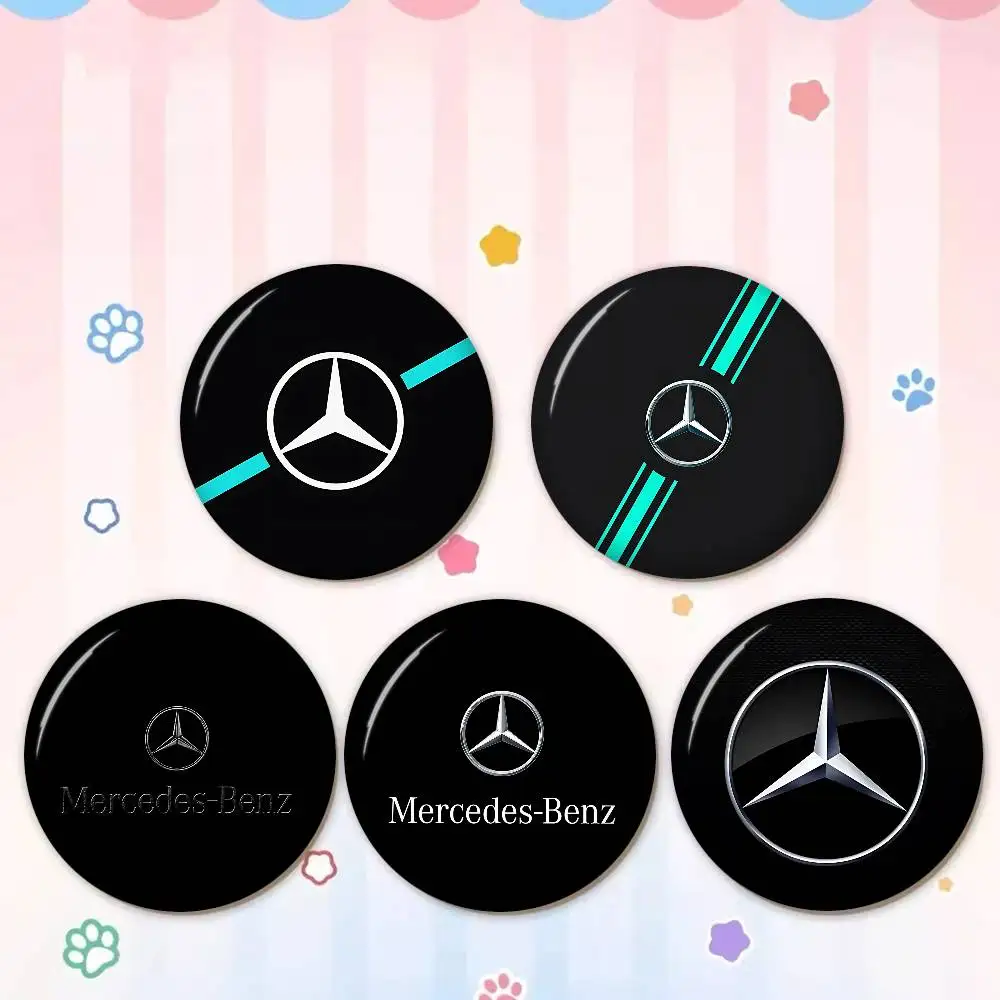 Car M-Mercedes-Ben-zs Creative Pins Funny Faces Round Snap-in Brooch Badge Backpack Hat Accessories Jewelry Gifts
