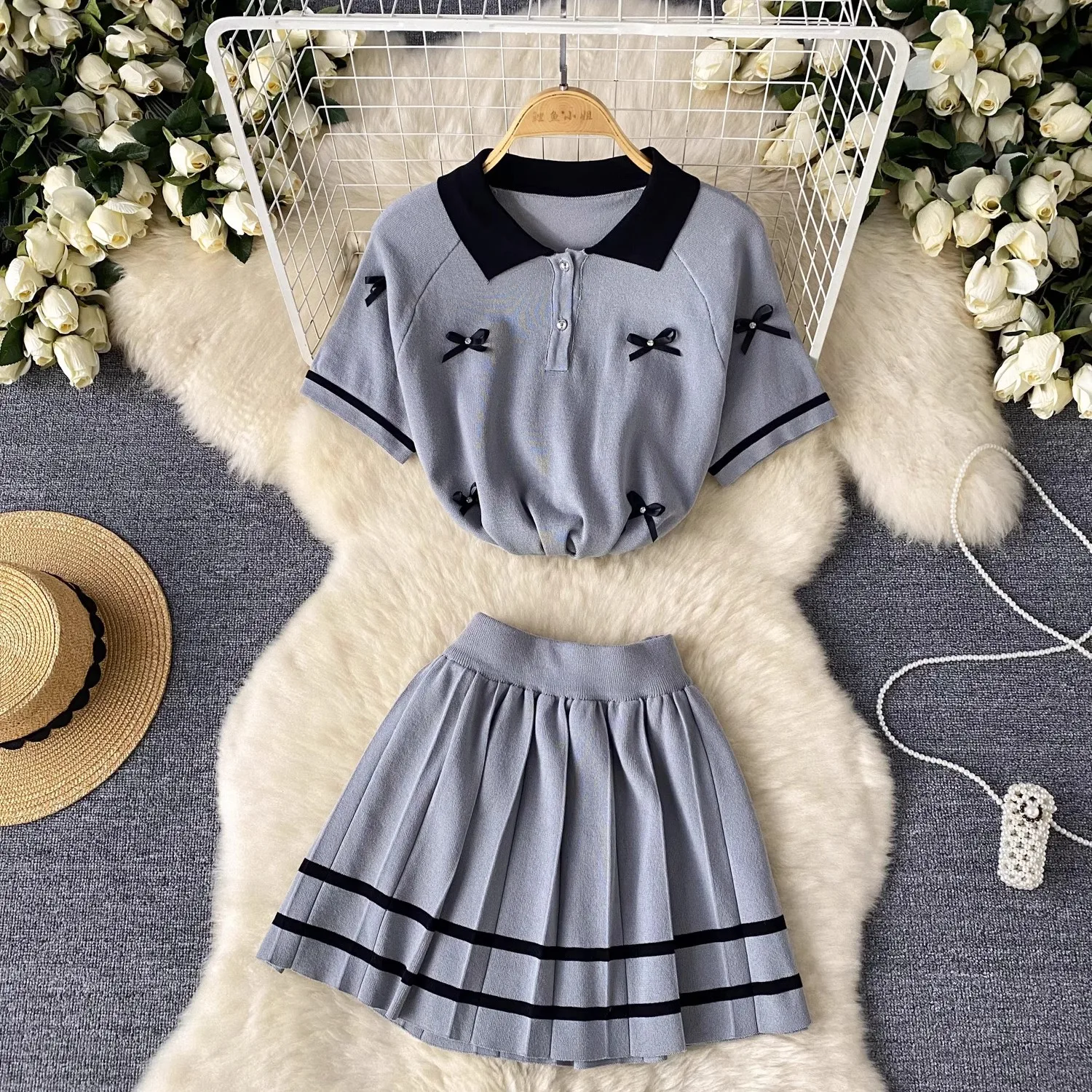 

Striped Top High-Waisted Pleated Skirt Suit Preppy Style Polo Collar Bow Stripes Top High Waist Slim Body Pleated Skirt Suit