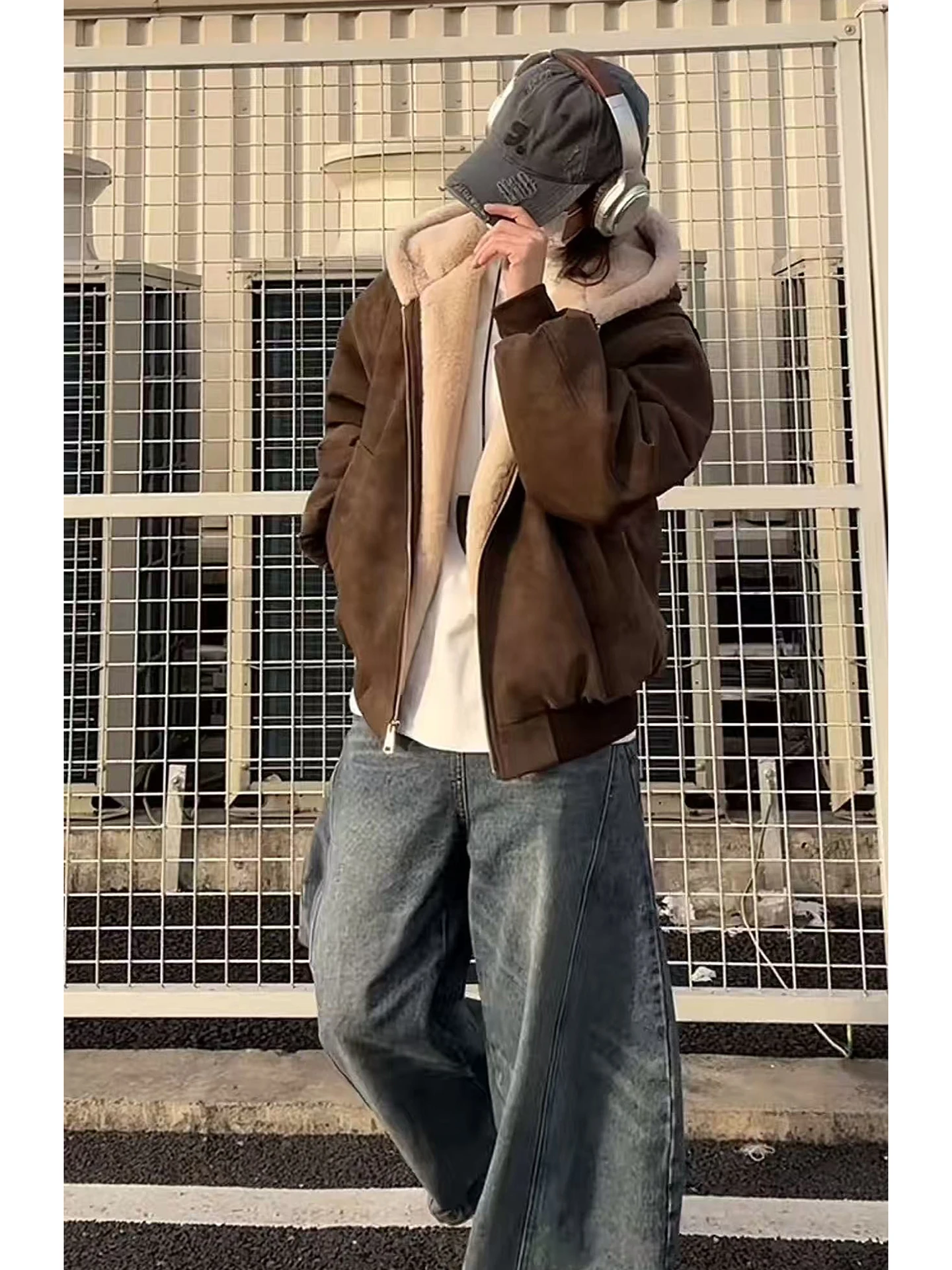 

Brown Lamb Velvet Men's Cotton Jaet Winter Thiened Warm Cold-resistant ort Sle Cotton Coat Youth Faion Casual Wear