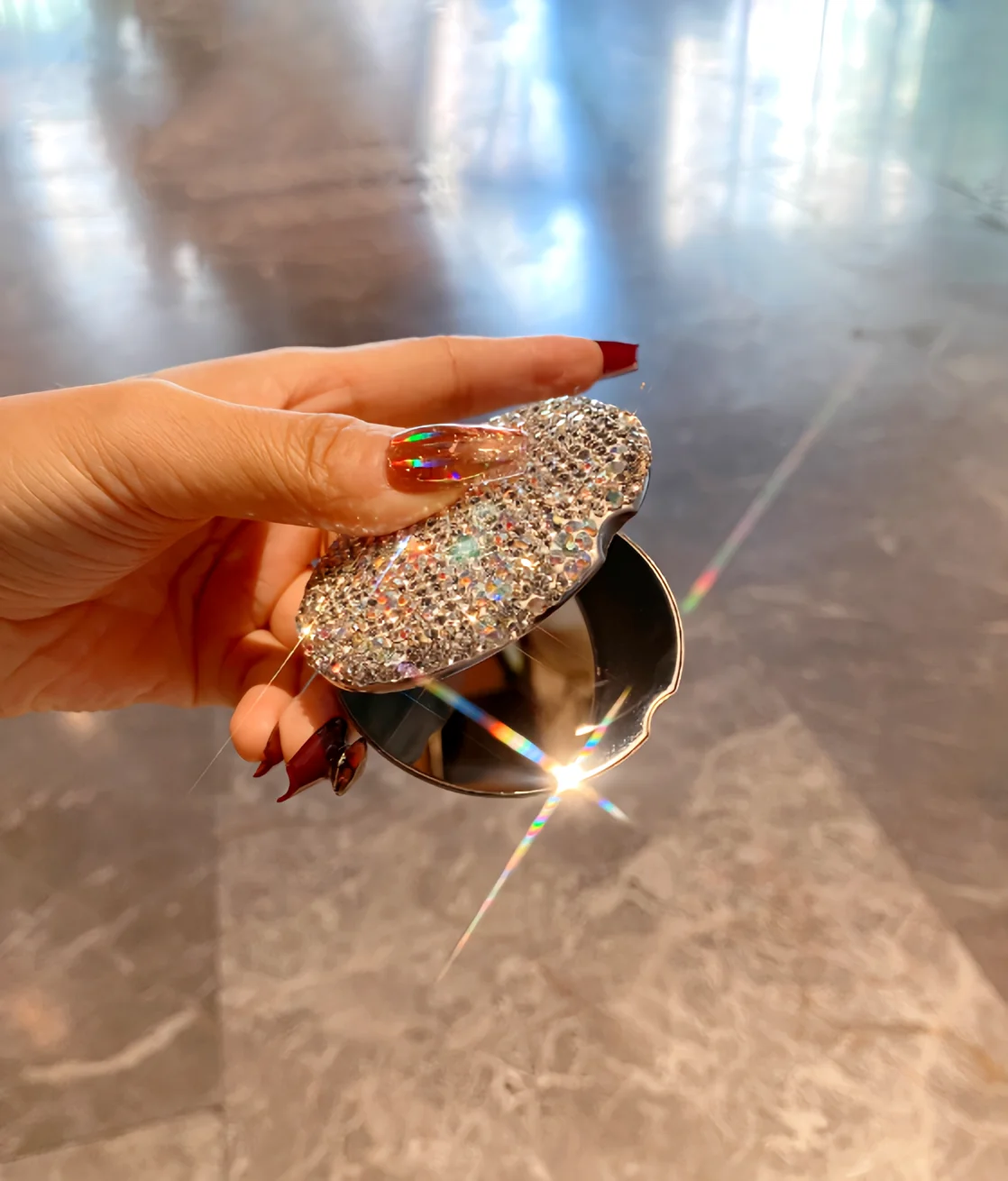 Diamond studded makeup mirror carrying small flip style square mini mirror children's folding pocket portable mirror light luxur