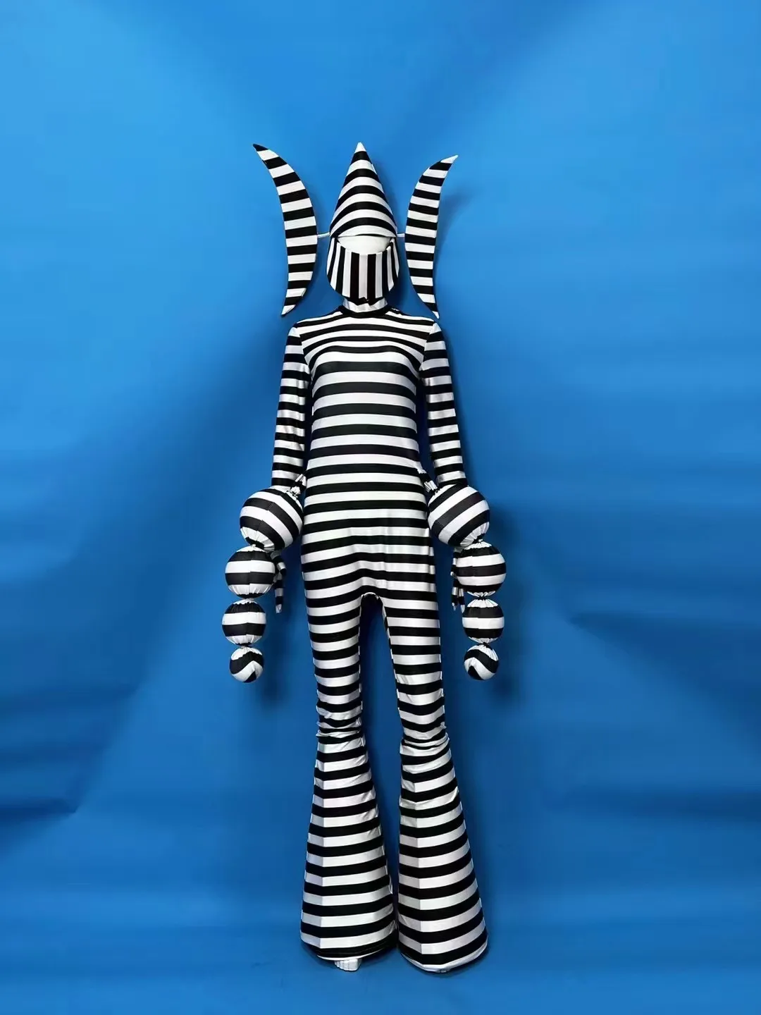 Gestreifte Zebra Tanz Performance Kunst Karneval Float Parade