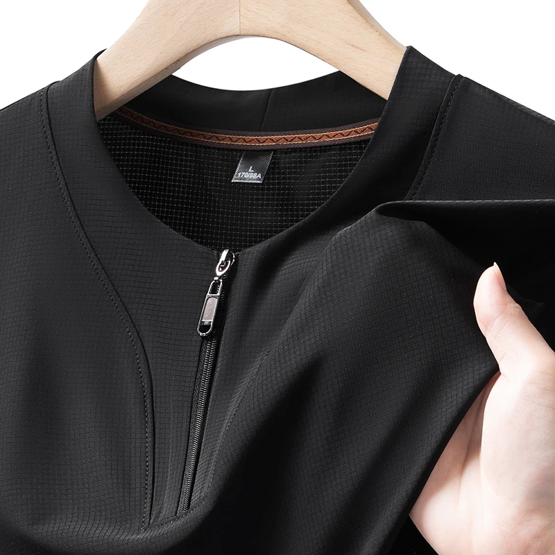 733 Black