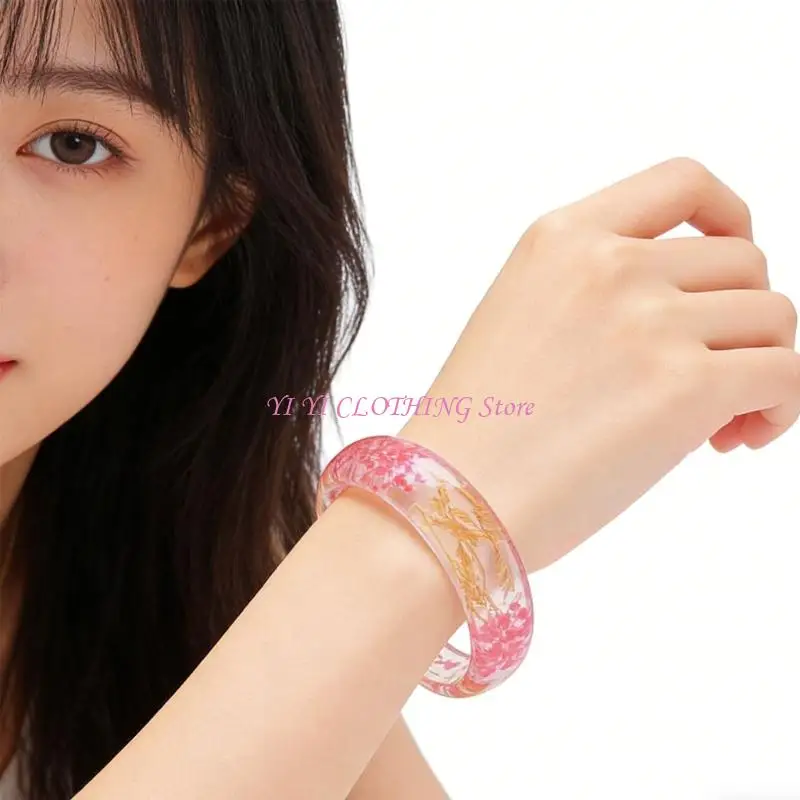 N5KF Stylish Floral Resin Bracelet Handmade Lightweight Fashionable Dried Flower Wrist Accessory For Daily Wear