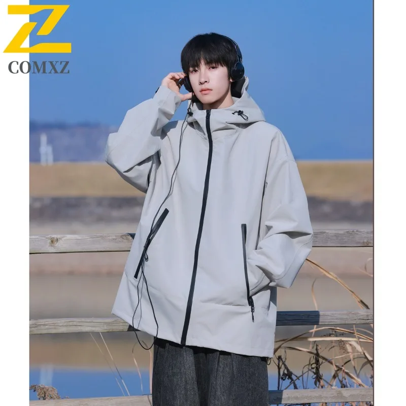 

COMXZ 2025: мужская лоскутная куртка с капюшоном, свободная посадка, повседневное, модное, универсальное, легкое, удобное, водонепроницаемое пальто