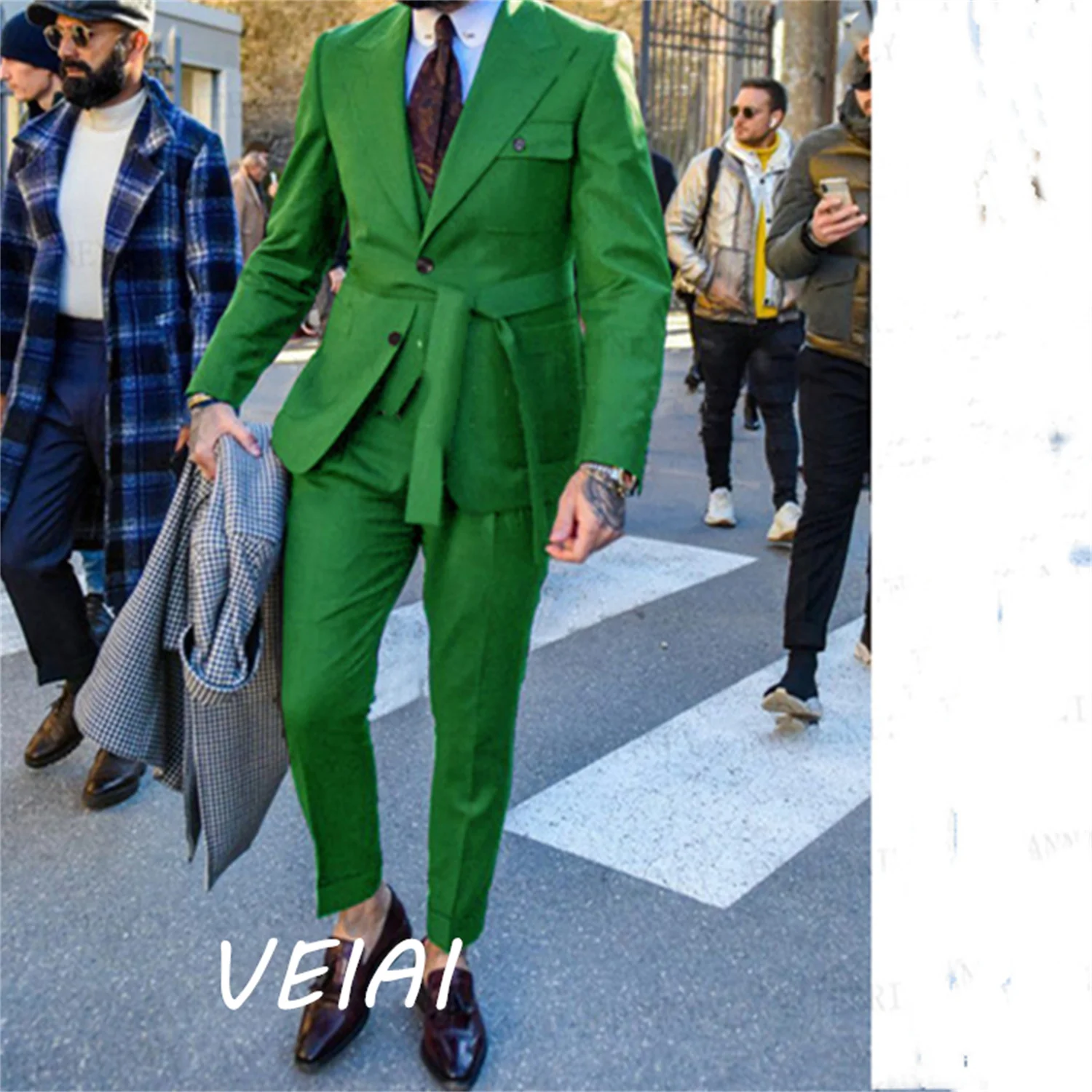 

CustomizedSlim Fit Brown Groom Tuxedos Peakl Lapel Groomsmen Mens Wedding Dress Excellent Man Jacket Blazer 3 Piece Suit(Jacket+
