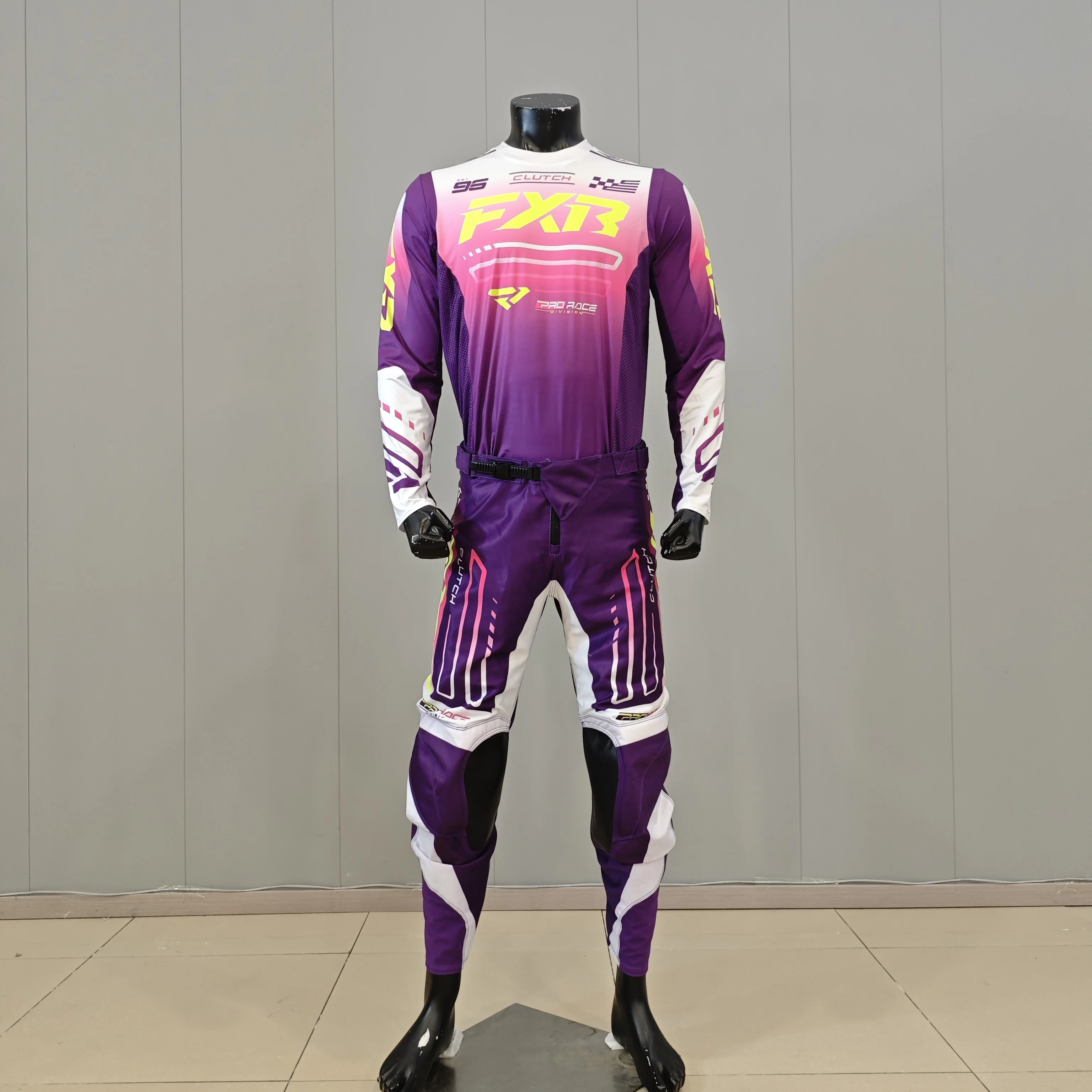 Thumbnail 3 - #81 Latest Motorcycle Suits Offers