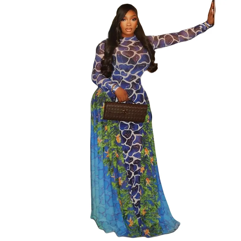 Damen-Kleid mit Rollkragen, langen Ärmeln, Bund und Hüften, langes Kleid, gespleißt aus Gaze, leichte Perspektive