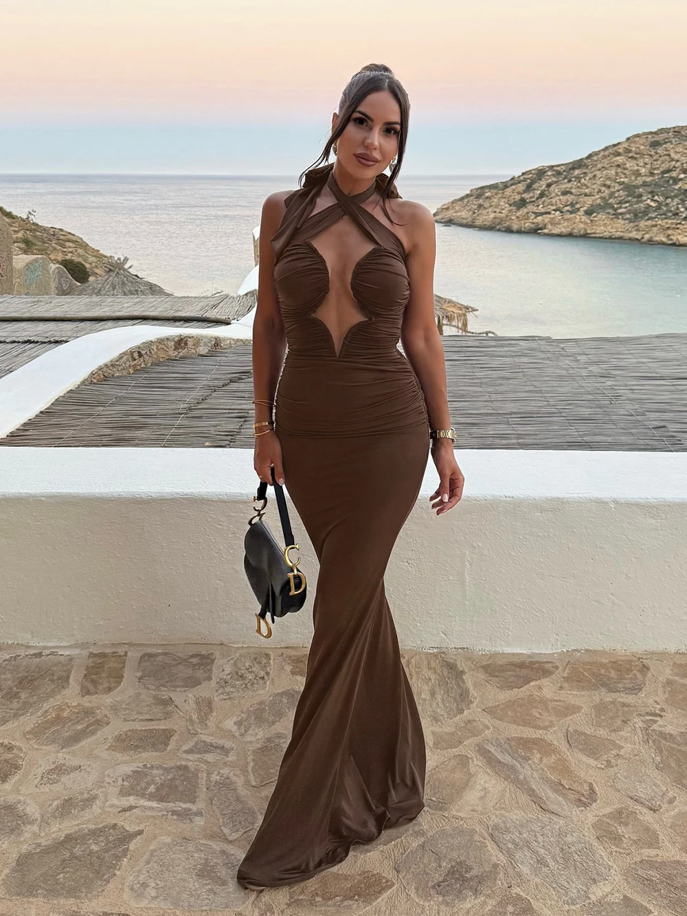 الأوروبية والأمريكية الخريف والشتاء جديد سليم صالح التخسيس حقيبة تنورة مثير القهوة اللون الصليب فستان الرقبة المعلقة #1