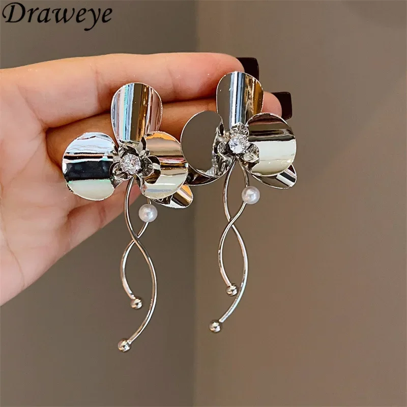 Draweye Metal Flowers Earrings for Women Sweet Elegant Korean Fashion Hyperbole Jewelry Individual Design Sweet Pendientes