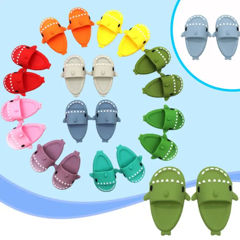 Mini Zapatillas de casa de dibujos animados para niños, zapatos de muñeca, sandalias de juego, accesorios de Casa de tiburón de dibujos animados