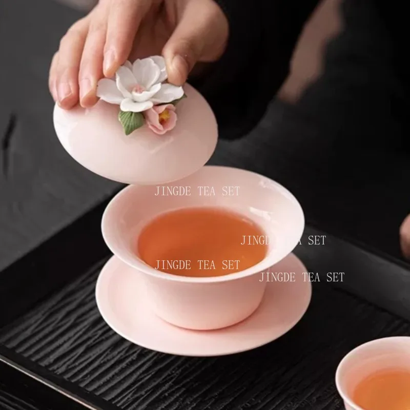 

120ml Pink Ceramic Flower Shaped Lid Bowl Kungfu Tea Set Underglaze Colored Tea Bowl Ladies' Tea Cup Drinking Utensils