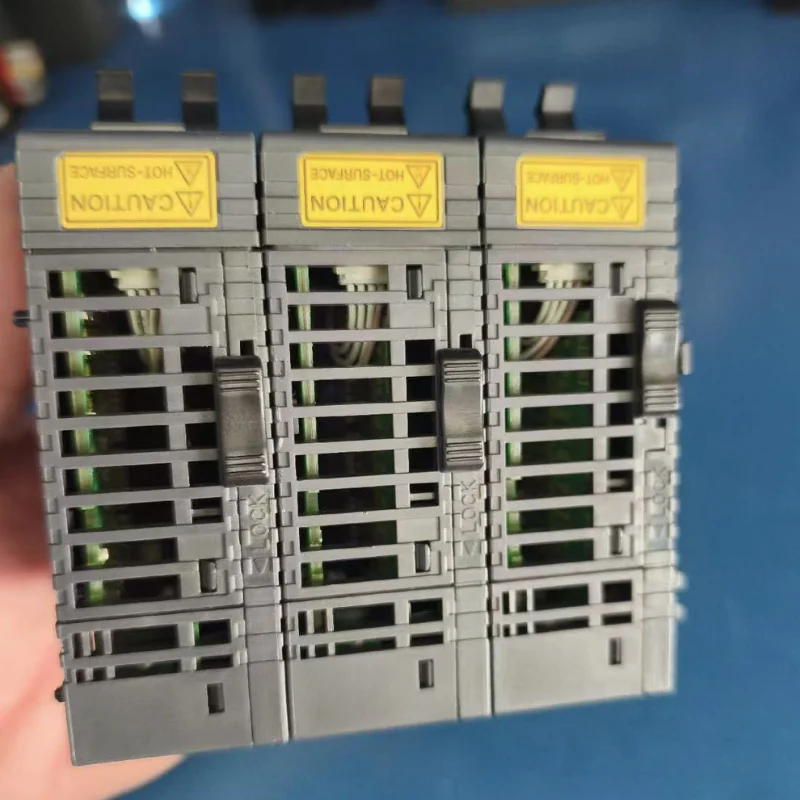 Módulo PLC de segunda mão KV-C64XC teste OK em estoque, entrega rápida