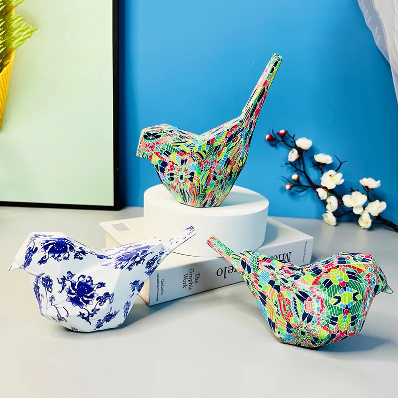 

New Creative Geometric Blue and White Pattern Bird Animal Ornament Home Living Room Desktop Resin Crafts Decoration