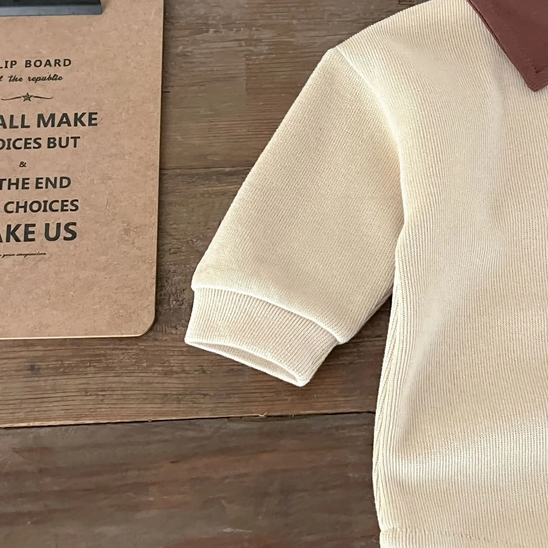 Pagliaccetto da neonato in stile coreano: body con bretelle a triangolo ricamato per bambine, perfetto per avventure all'aria aperta