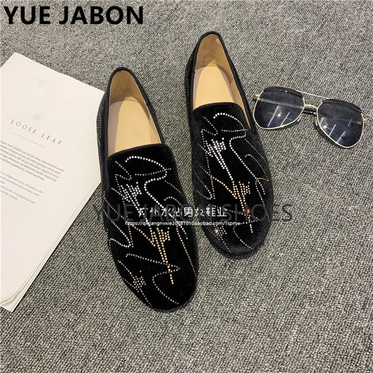 New Fashion Men Rhinestone Shoes British Men's Flats Smoking Slippers Men Loafers Dress Shoes Black Casual Shoes Gladiator Mens
