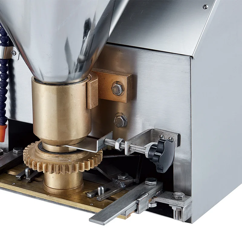 2025 آلة تشكيل كرات اللحم السمكية الجديدة مقاس 17-32 مم |   صانع الزلابية الأوتوماتيكي من الفولاذ المقاوم للصدأ للاستخدام التجاري والمنزلي